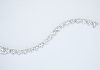 Pulsera de corazones moissanita